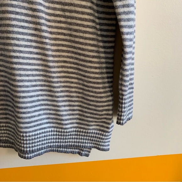 ANTHROPOLOGIE Serena V-Neck Sweater . - Picture 7 of 8